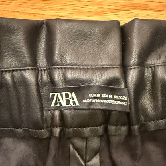 Zara Black Faux Leather Mini Skirt with Tie Belt - Picture 2 of 2